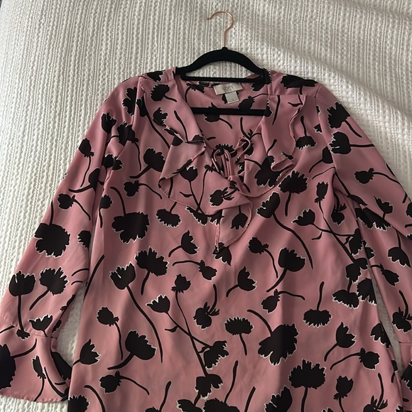 Loft floral ruffle sleeve top - Picture 2 of 4